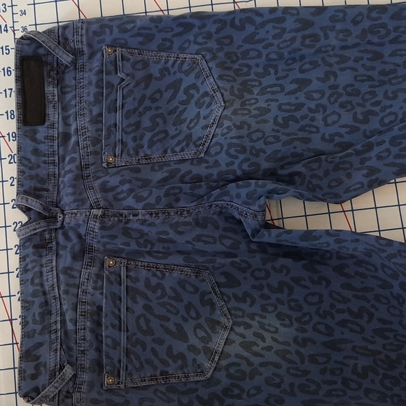 Vigoss Leopard Print Skinny Jeans - Picture 3 of 6